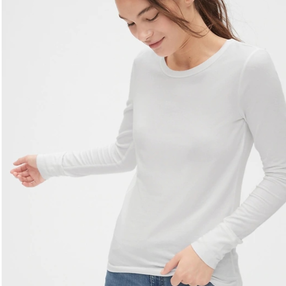 Plain white long sleeved shirt, Gap